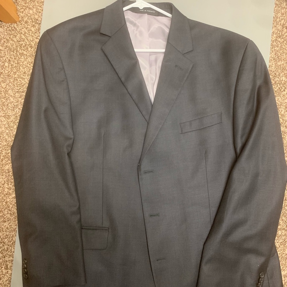 Michael Kors Suit Jacket. (46R/100% Authentic)